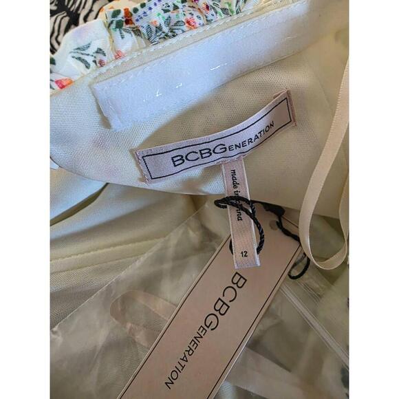 NWT BCBGeneration Midnight Paisley Floral Dress Strapless Ruffled Size 12 - Picture 7 of 7